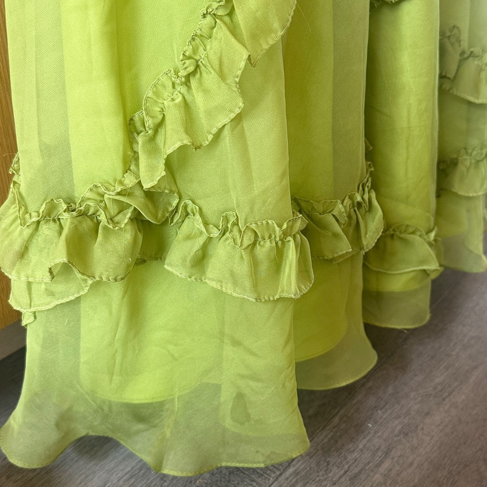 Mac Duggal Chiffon Cascading Ruffle Flutter Sleeve Gown Color Apple Green Size 4 - Picture 17 of 17